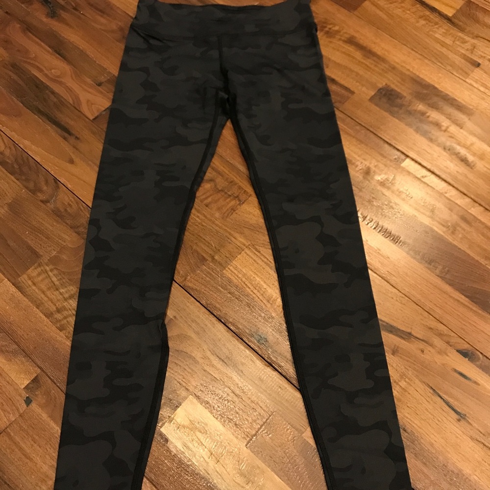 Vim Mia yoga leggings in camp black
